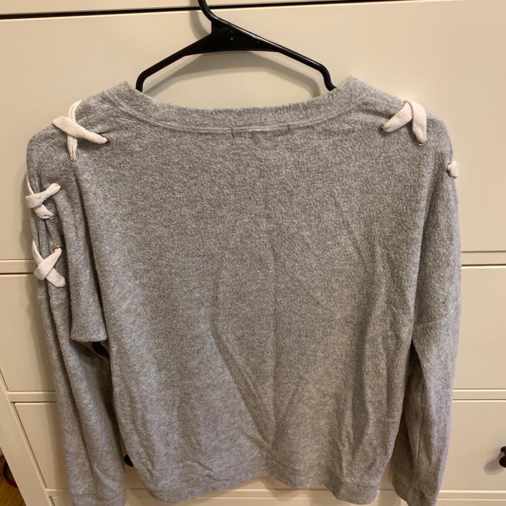 grey sweater - Picture 4 of 6